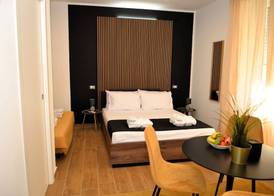 BlackWoody Contemporary Rooms - Napoli Centro Storico 4