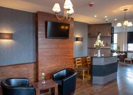 Eagle Hotel Luton Airport 3