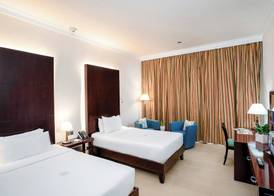 Metropolitan Al Mafraq Hotel 4