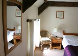 Troedyrhiw Bed & Breakfast 2