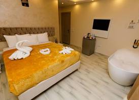 Venus Pyramids Inn Rooftop Access & Free Breakfast 3