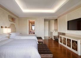 Sheraton Grand Danang Beach Resort & Spa 5
