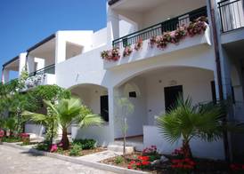 Baia Degli Aranci Suite & Apartments 5