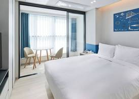 Travelodge Suites Busan Centum 5