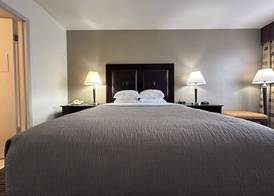 Quality Inn & Suites Everett 4