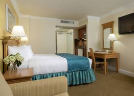 La Mer Beachfront Resort 4