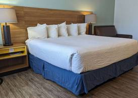 Days Inn by Wyndham Lake Havasu 5