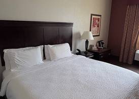 Country Inn & Suites by Radisson, Terrell 5