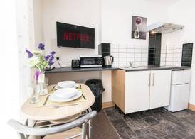 Snooze Apartments Flat 51 3
