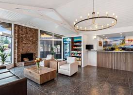 Clarion Pointe Mount Vernon - Burlington 5
