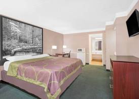 Super 8 by Wyndham Austell/Six Flags 4