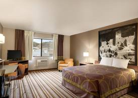 Super 8 by Wyndham Durango 5