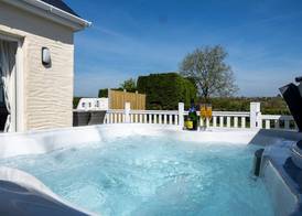 Fern Cottage - Dog Friendly Cottage with Hot Tub 5