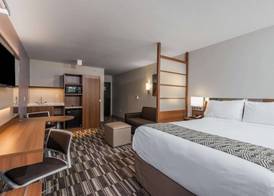 Microtel Inn & Suites by Wyndham Altoona 5