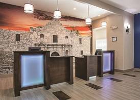 La Quinta by Wyndham San Antonio Northwest 3