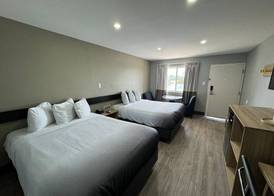 Super 8 by Wyndham Hazleton 5