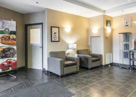Quality Inn & Suites Thompson 2