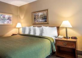 Quality Inn & Suites Mt Chalet 5
