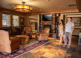 Yellowstone Park Hotel 5
