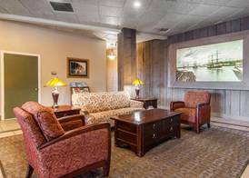 Quality Inn & Suites at Coos Bay 4