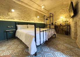 Fourteen Guesthouse 5