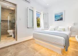 Pelican Paros 2