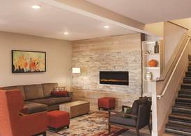 Country Inn & Suites by Radisson, Albert Lea - Austin 2