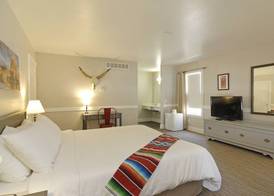 Palm Canyon Hotel and RV Resort 3