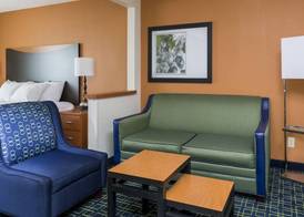 AmericInn by Wyndham Topeka 5