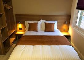 Eagle Hotel Luton Airport 5