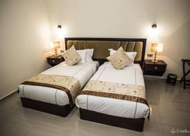 Queen Plaza Hotel 5