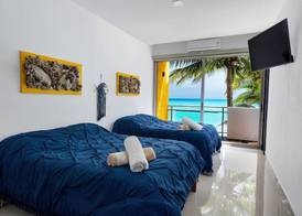 Angelina 28 Beachfront and Family Apartments - Modern and Relaxing Long Stays - 20 min from Cancun Airport 3