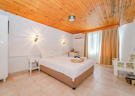 Golden Lighthouse Hotel 4