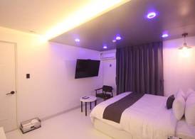 Gray Hotel 3