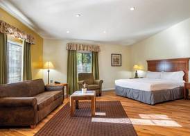 Roundhouse Resort 5