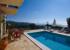 Villa Mandola in Tzamarelata 2
