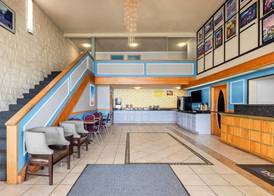 Days Inn by Wyndham Mt. Vernon 2