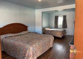 Full Moon Inn 4