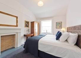 Henrietta Suites City Centre 5