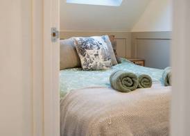 Stunning 2BD in Bourton on the Water 2