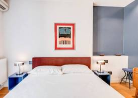 GuestHost - Piazza Santa Croce Design Apartment with Balcony 4