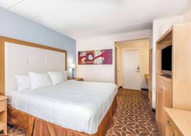 Days Inn by Wyndham Syracuse 5