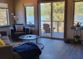Lakeshore Lodging 4