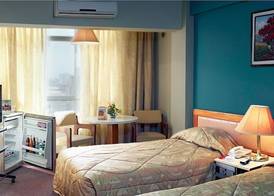 Cesar's Plaza Hotel 3