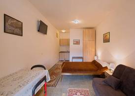 Madra Rooms and Apartments 4
