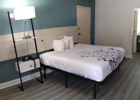 Magnolia Inn Extended Stay of Kingsland - New 2025 - Book a Kitchen Room - 12 Noon Check Out - 4K Black Beds - Saltwater-Mineral Pool open until 4AM - 24-7 Front Desk - LUXE Coffee Bar Award Winning I 5