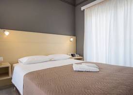 Esplanade Apartments - Heated Pool 4