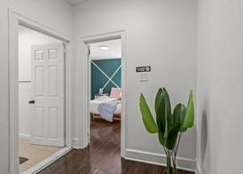 Cozy&Chic Apartments Near Downtown 2