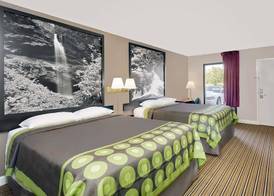 Super 8 by Wyndham Athens 4