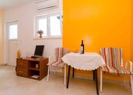 Apartments & Rooms Tapera 2